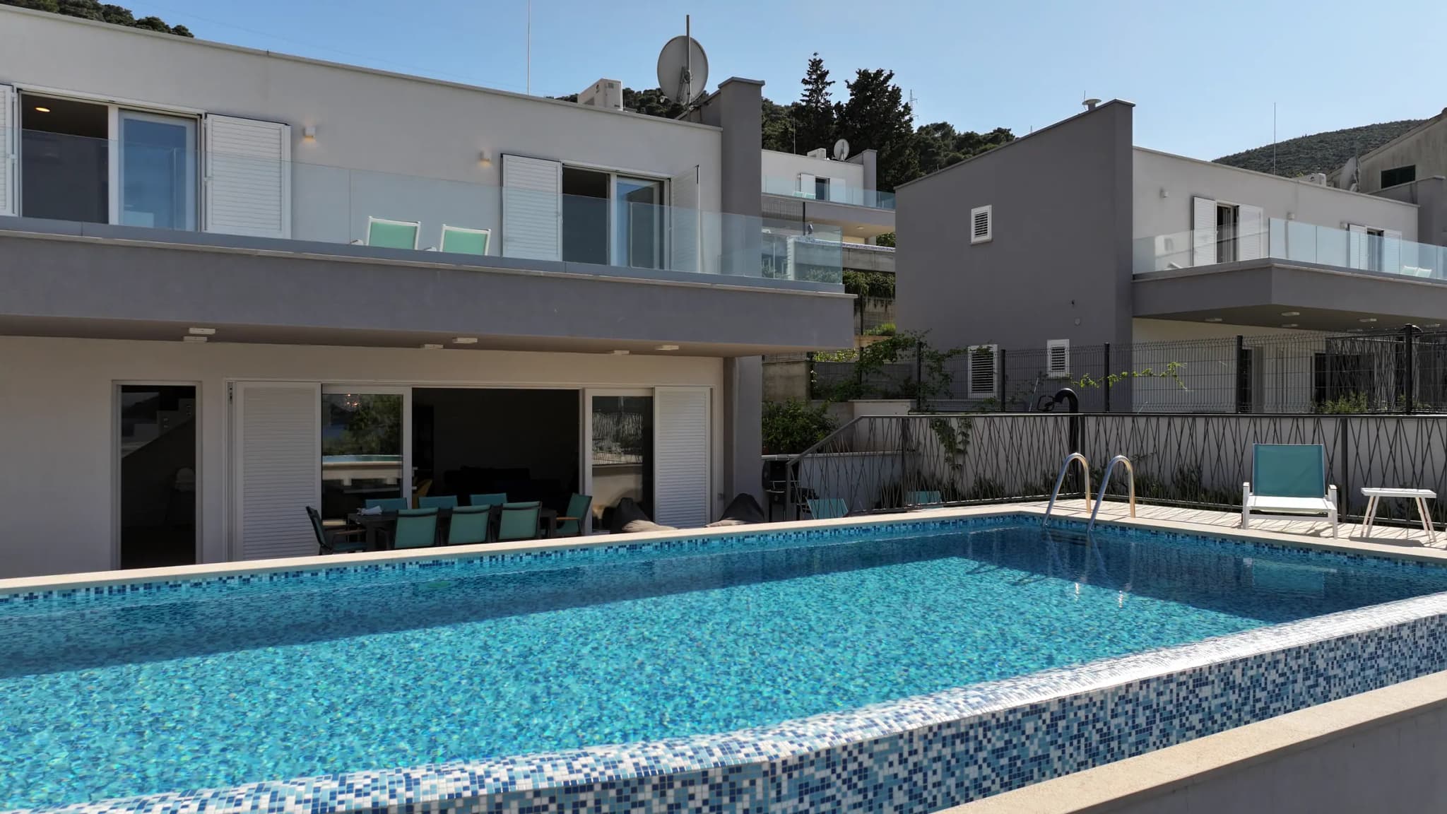 Aus der Luft, Blue Villas, Insel Vis